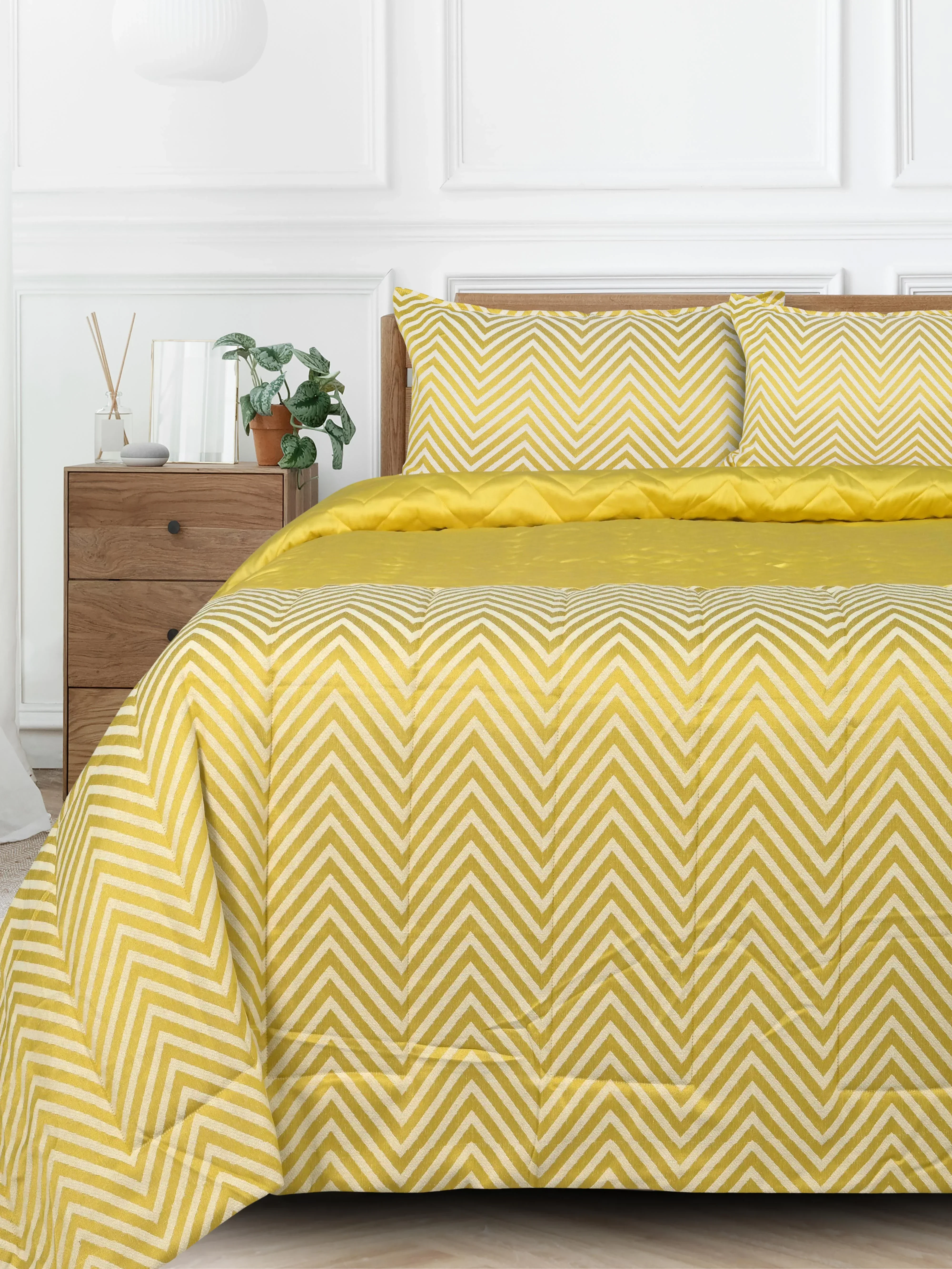 GIFT BAG | CHEVRON DAMASK All Season Reversible Quilt/ Comforter - Image 2