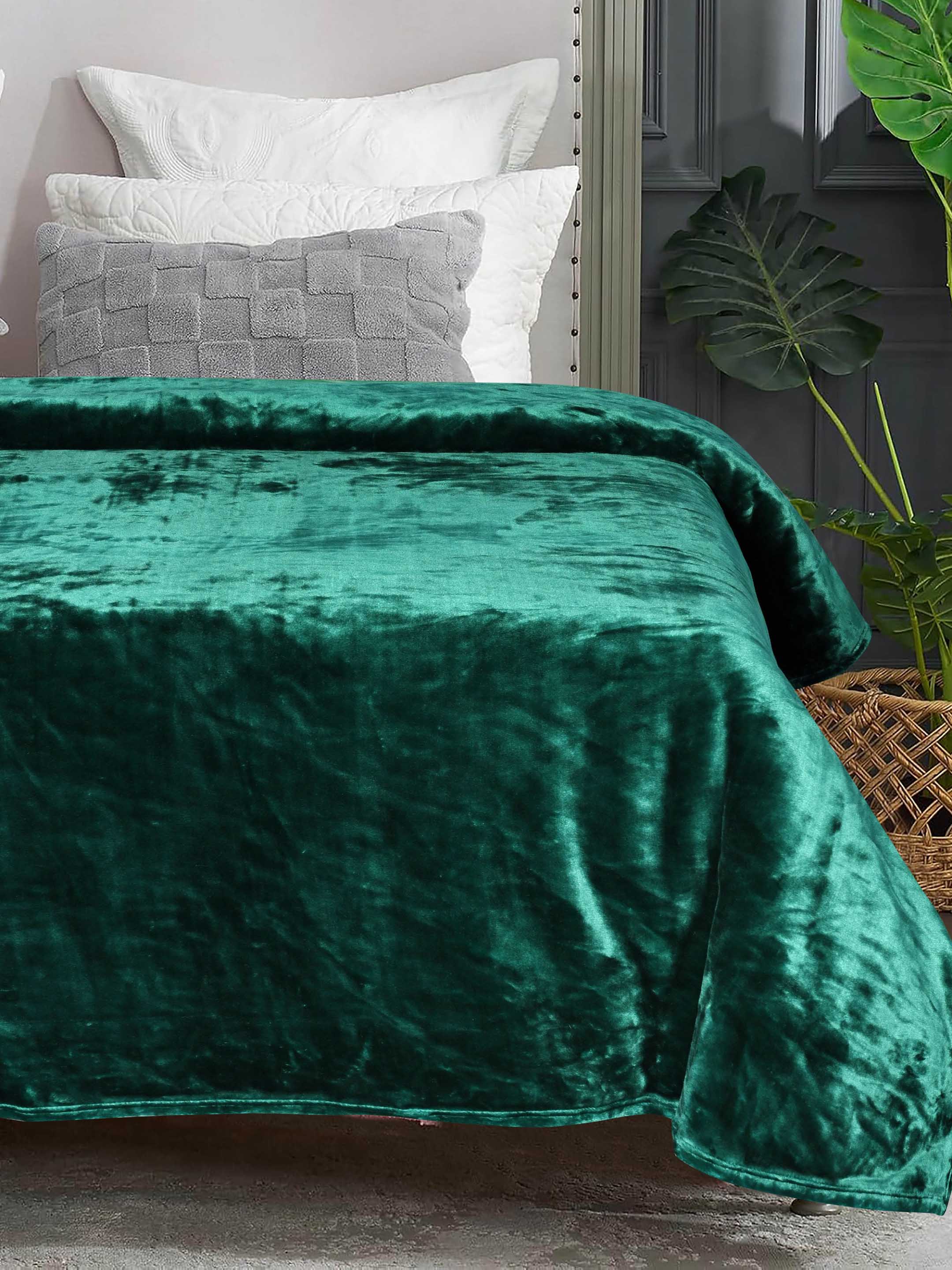 Cloudy All Season Light Weight Mink Blanket - Image 6