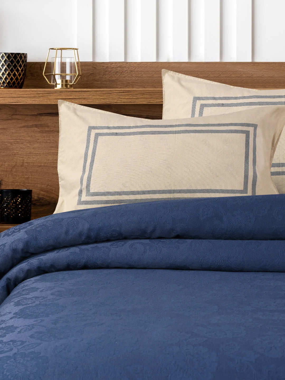 Jardin Damask Cotton Bed Sheet with 2 Pillow Covers - Image 16