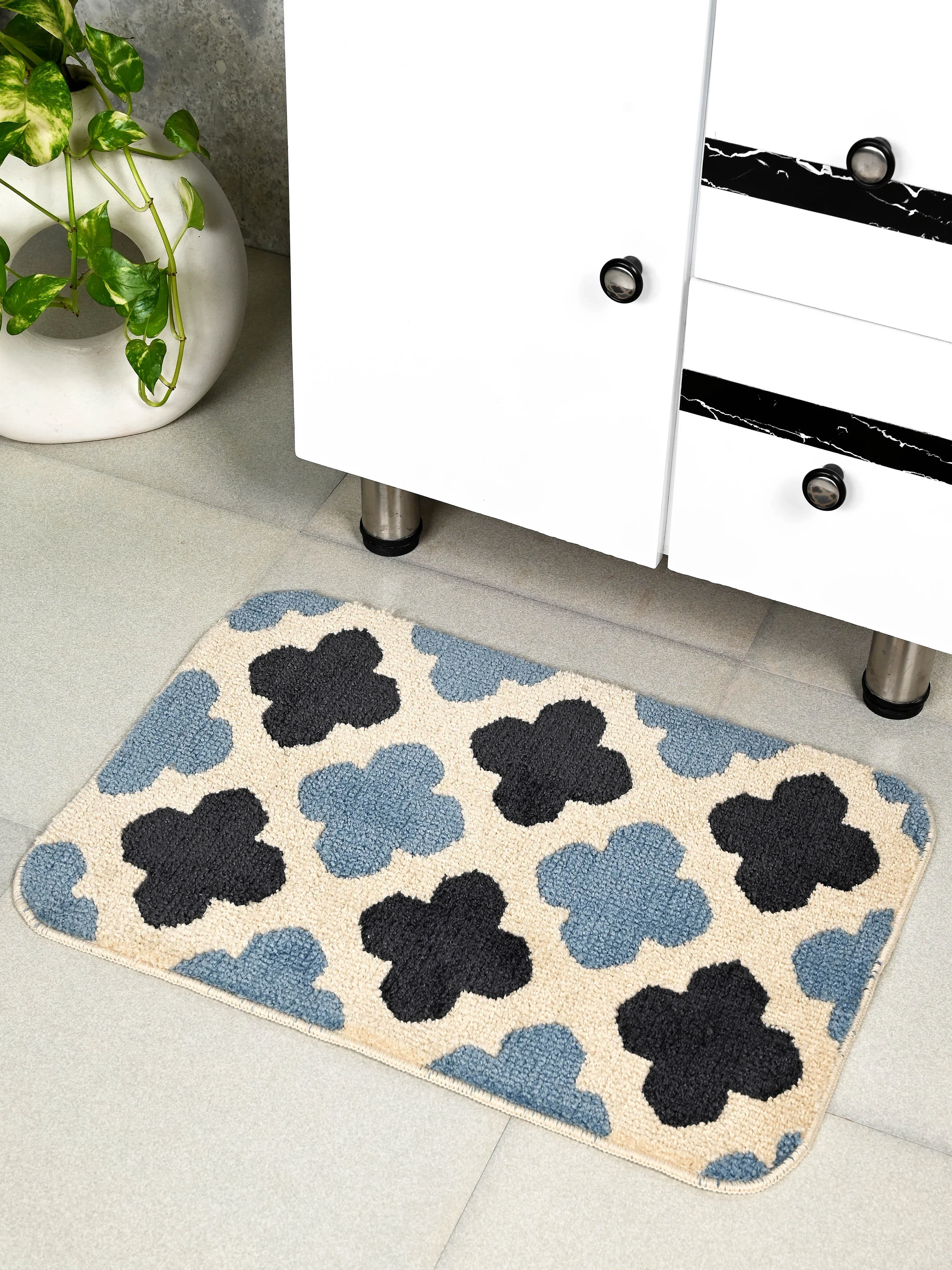 KEINE Soft Anti-Skid Bathmat - Image 3