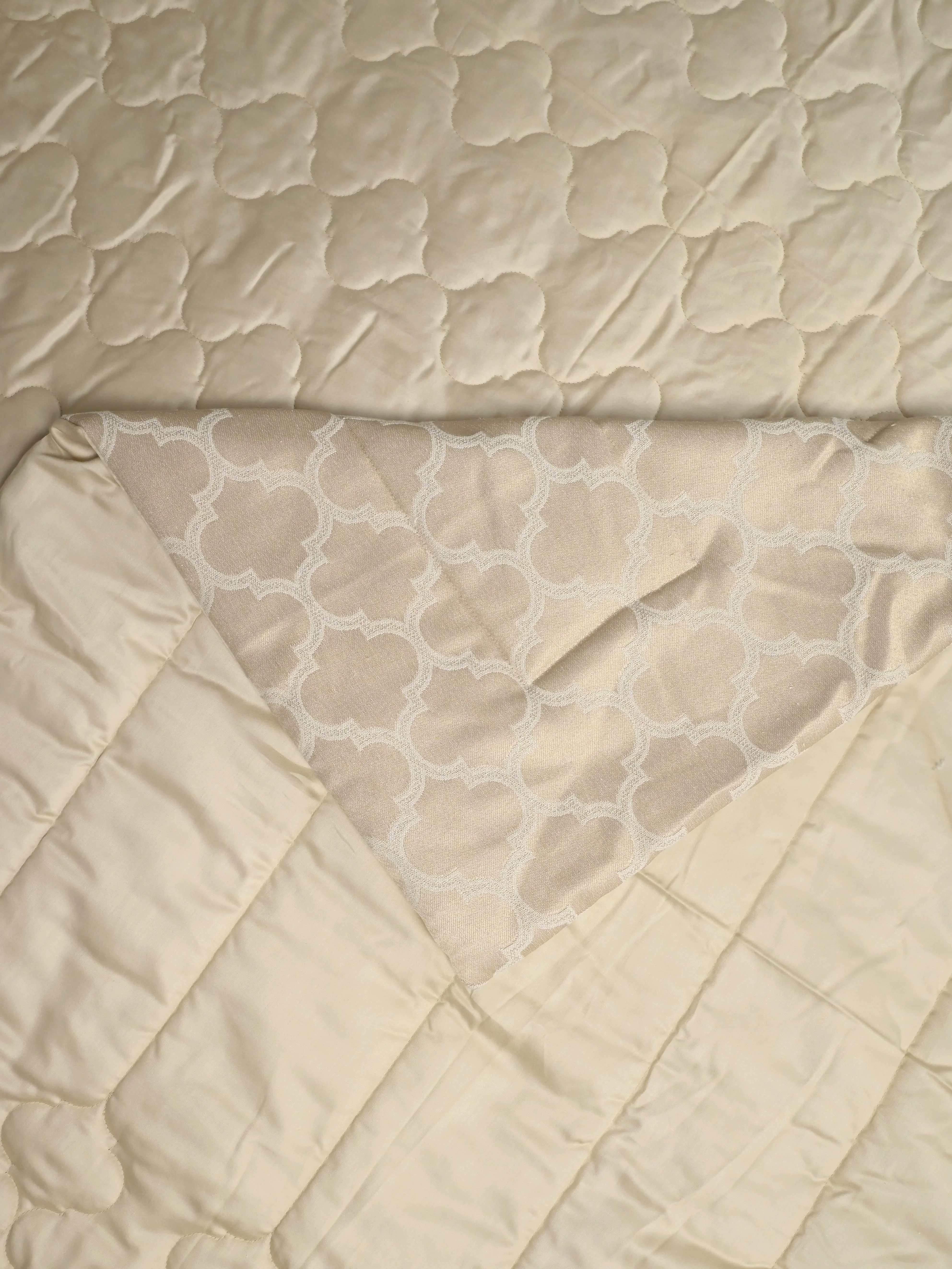 Noor All Season Reversible Quilt - Image 3