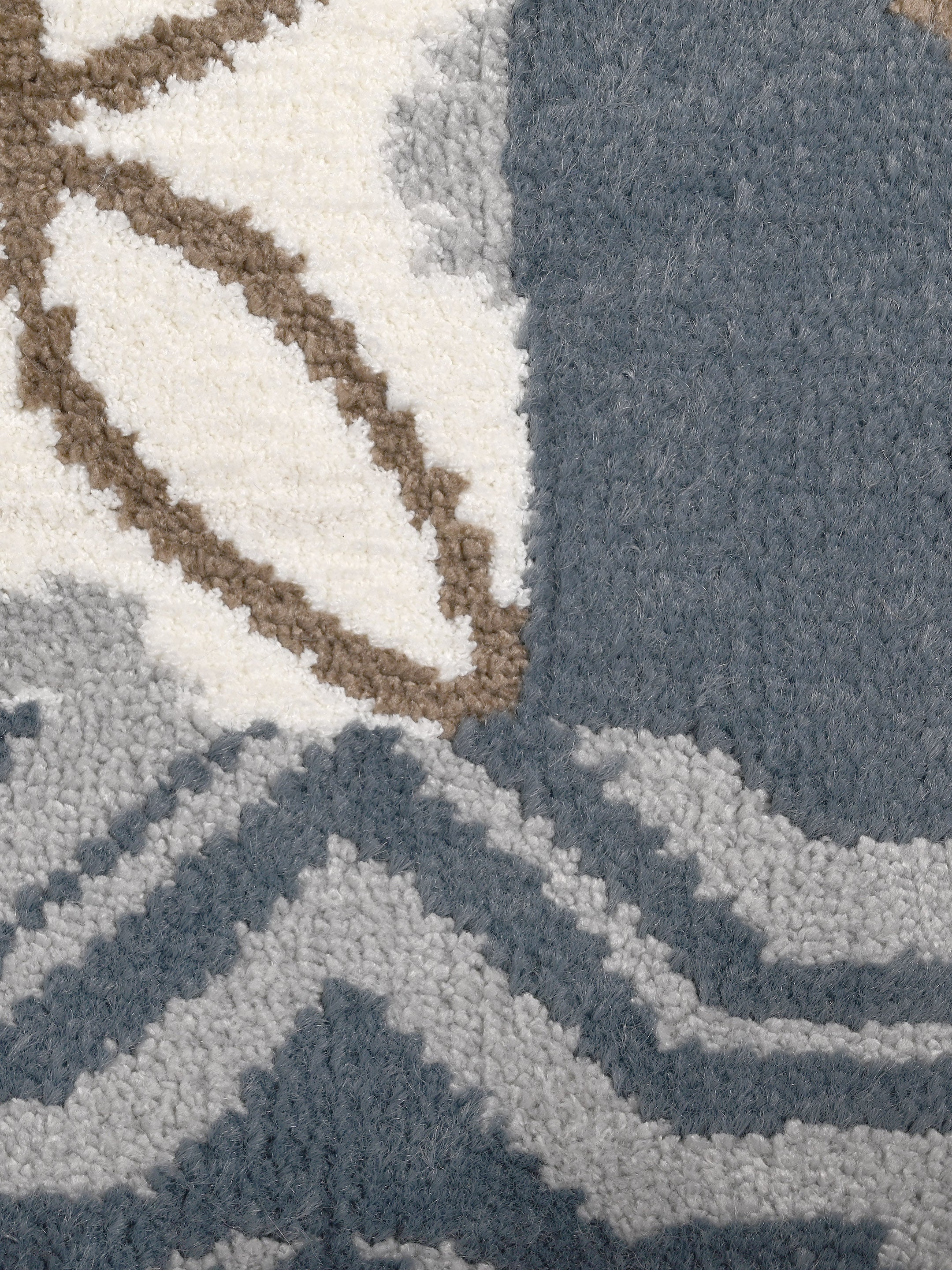 Tessara Yarn Carpet - Image 3